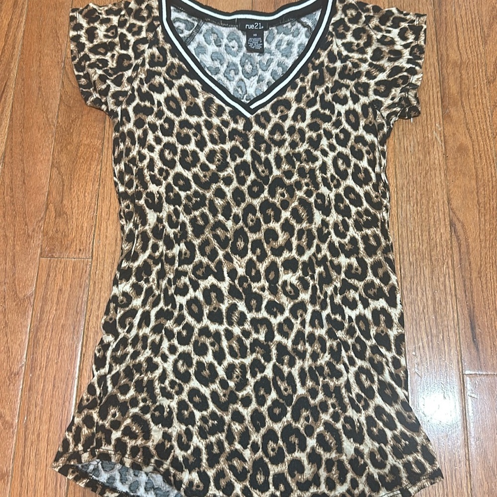 Brand new shirt without tags very cute